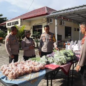 Gerakan Pangan Murah Polri Digelar di Kalianda, Warga Antusias Berbelanja di Bazar Murah