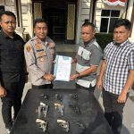 9 Pucuk Senpi rakitan dan 6 Butir Amunisi Kembali Diserahkan kepada Kapolres Mesuji Oleh Tokoh Masyarakat