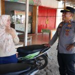 Raut Bahagia Ibu Penjual Buah, Polisi Antar Langsung Motor Curian ke Warung Korban