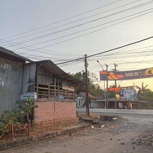 Pengusaha WiFi Berinisial YN di Tulang Bawang Barat Diduga Beroperasi Tanpa Izin ULO dan Jaringan Tiang Resmi